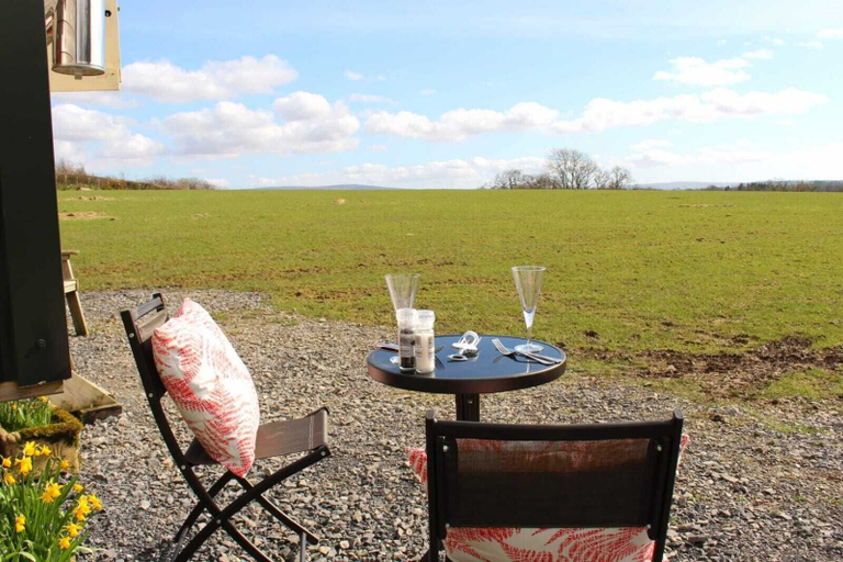 Others 5, The Shearer's Hut, Sleeps 2, Wood Burner, Fire Pit, Carmarthenshire