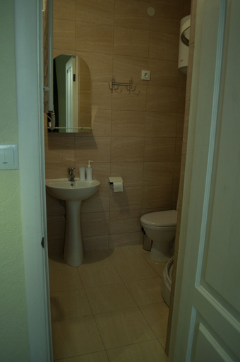 Bathroom 3, Rafinad, Sharhorods'kyi
