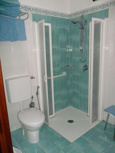 Bathroom 5, Hotel Villaggio Stromboli, Messina