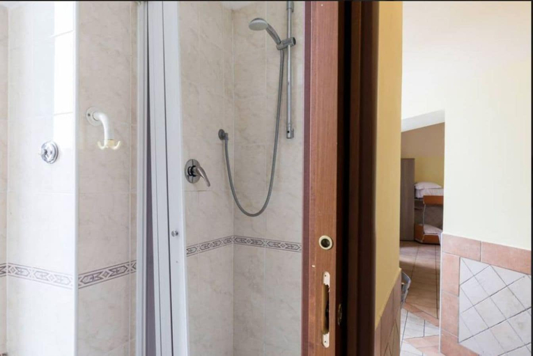Bathroom 5, Alex Romano, Rome