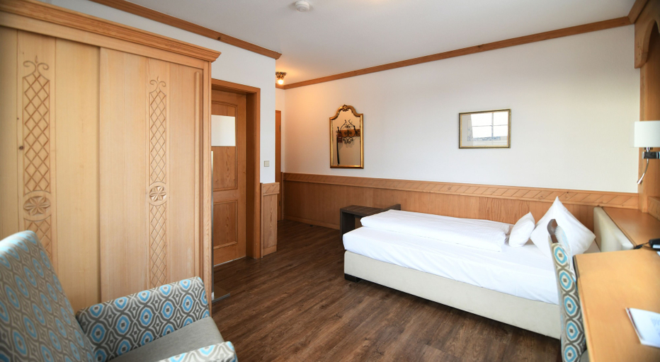 Bedroom 4, Hotel Wiesend, Tirschenreuth