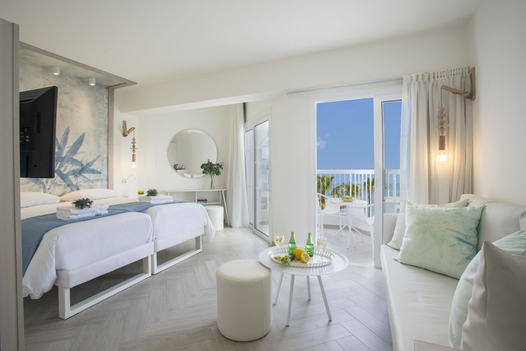 Bedroom 3, Infinity Blu - Designed for Adults