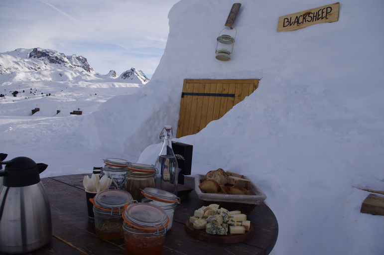Food & Drinks, Blacksheep Village Igloo Chamrousse, Isère