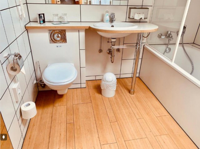 Bathroom 5, Hotel LANDHAUS KÜRRENBERG, Mayen-Koblenz