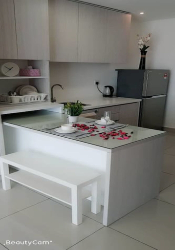 Others 4, Trefoil Setia Alam A28, Shah Alam