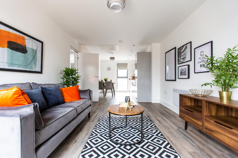Others 3, Modern 1-Bed - Brand New - Central - FREE Wi-Fi, Salford