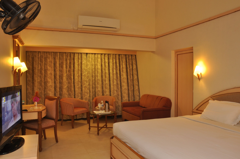 Bedroom 5, Blue Country Resort, Satara