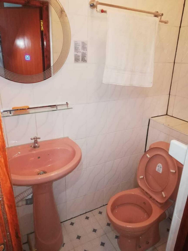 Bathroom 5, Guest House Hotel Chrisna - Hostel, Kasarani