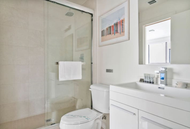 Bathroom, Miami Suite 305, Miami-Dade