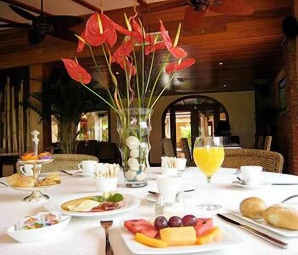 Food & Drinks 5, The Golf Suites, Salvaleon de Higuey
