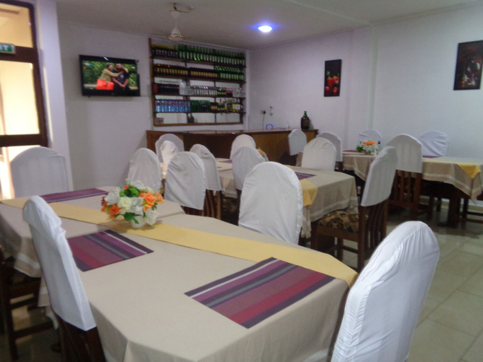 Food & Drinks 5, Queensland Hotel, Shama Ahanta East
