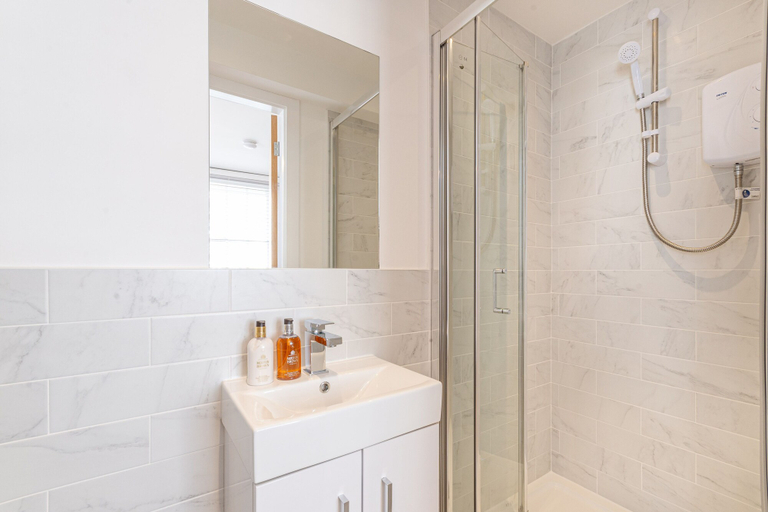 Bathroom 3, Grosvenor Stylish Apartments, Cheshire West and Chester