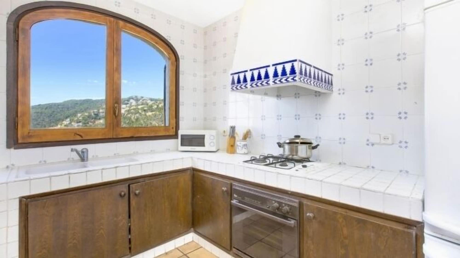Others 5, Villa Ibicenca, Girona