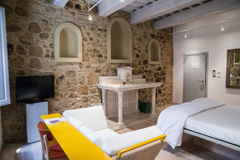 Bedroom 3, La Bandita Townhouse, Siena
