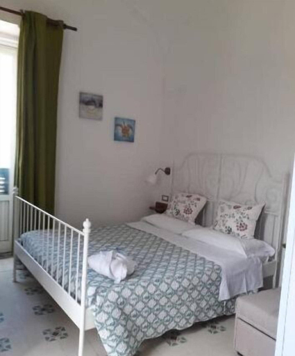 Bedroom 3, Domus Linda B&B, Napoli