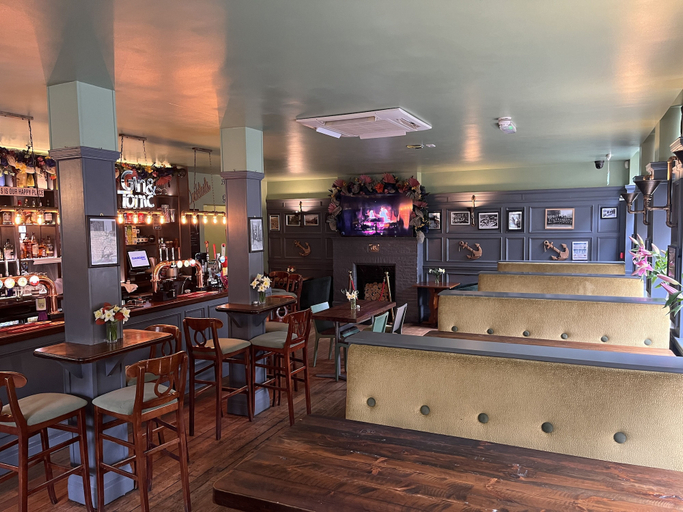 Food & Drinks 5, Dockers Inn, London