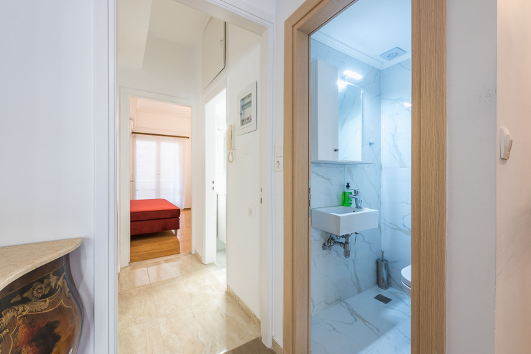 Bathroom 3, Victoria Diamond Suites Apartments, Attica