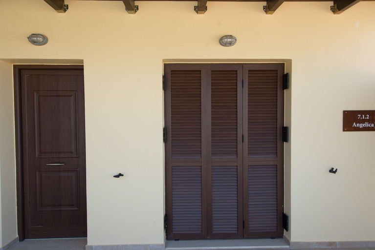 Exterior & Views 2, Angelica-Sea & Mountain View at a Sunny Retreat, Crete