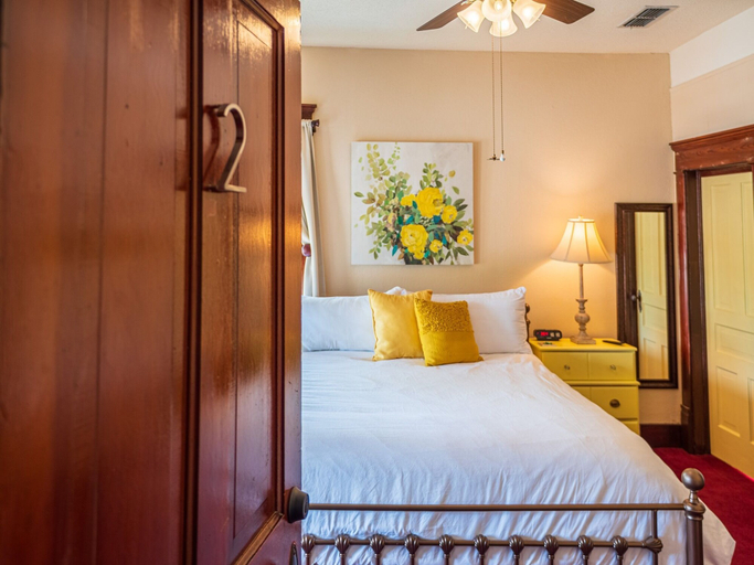 Bedroom 1, Magpie Inn, Palo Pinto