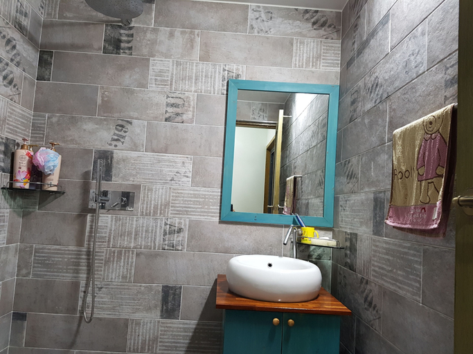 Bathroom 4, dodo27 Guest House, Yeosu