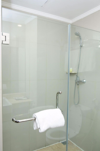 Bathroom 12