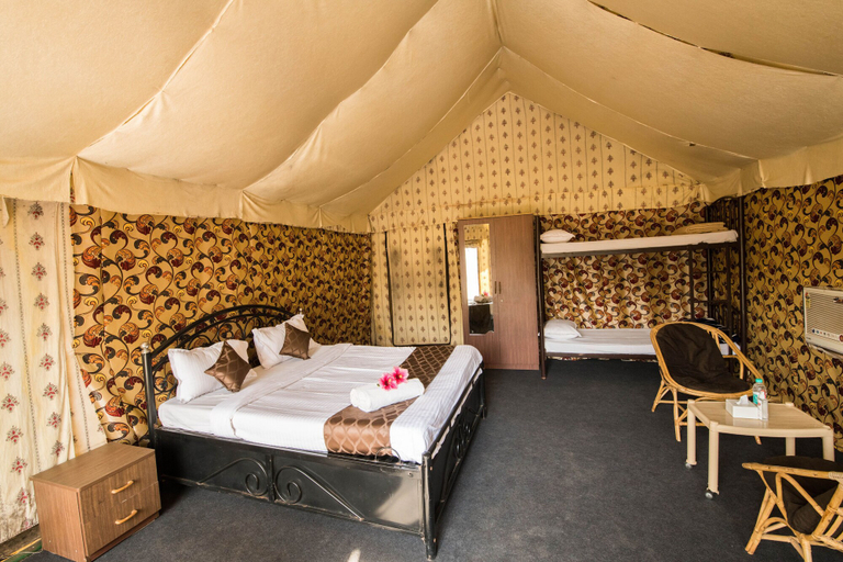 Bedroom 4, Umbrella Inn, Satara