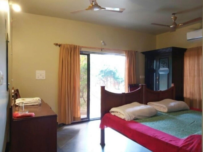 Bedroom 2, The Garden Bungalow, Birbhum