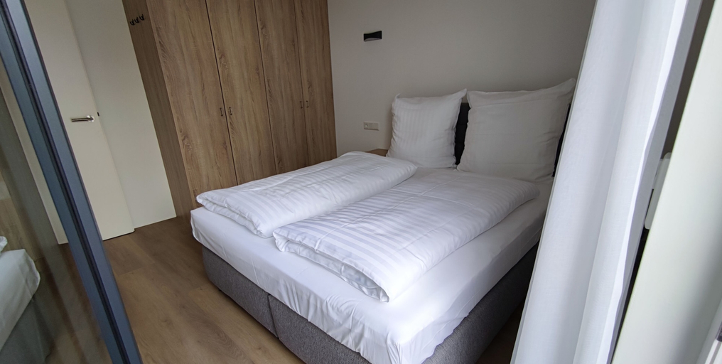 Bedroom 4, Smart & Stay Aparthotel, Saarlouis