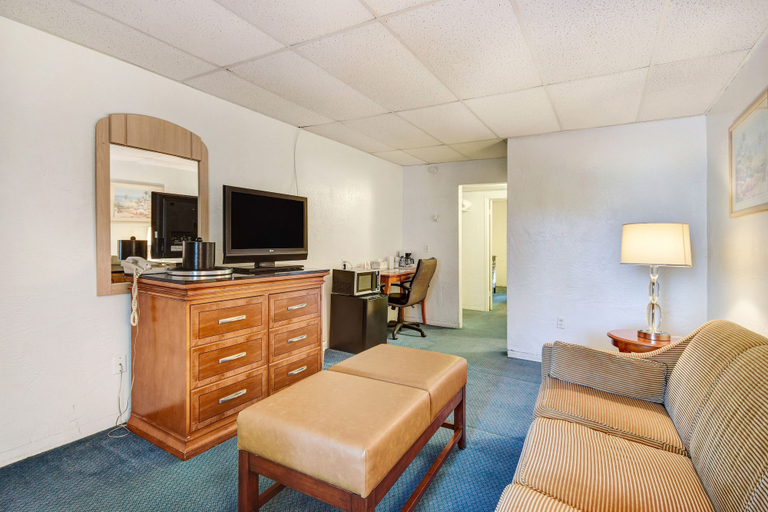 Others 5, Key Largo Inn, Monroe
