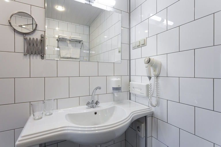 Bathroom 4, Hotel Kronverk, Sankt-Peterburg gorsovet