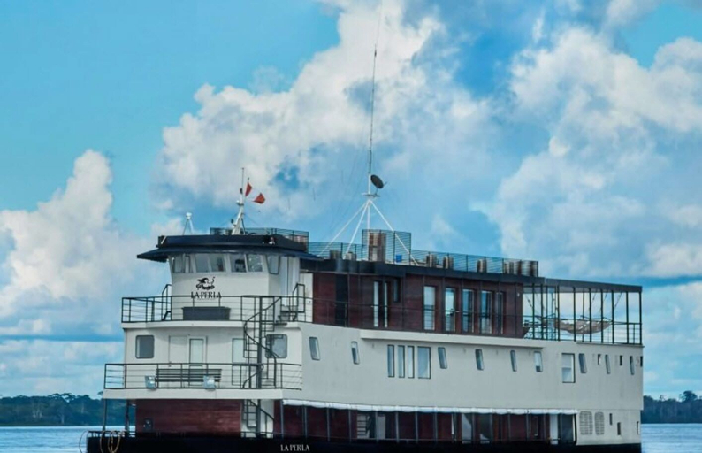 Exterior & Views