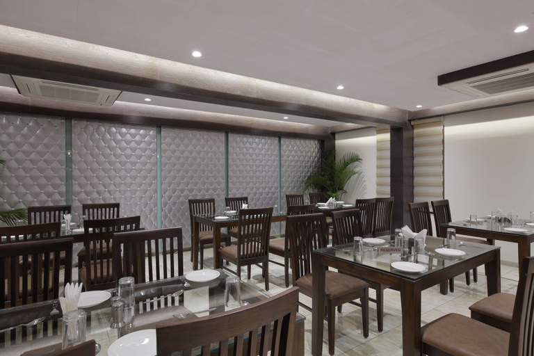 Food & Drinks 5, Hotel The Lotus Park, Ellisbridge, Ahmadabad