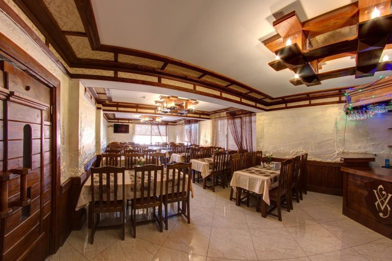 Food & Drinks, Villa VLAD, Nadvirnians'kyi