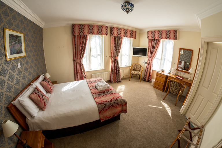 Bedroom 2, Farnley Tower Guesthouse, Durham