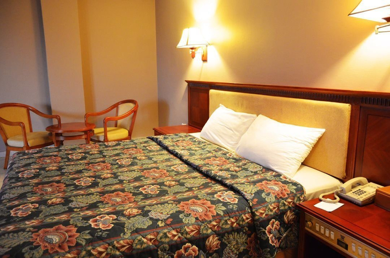 Bedroom 3, Mensvic Grand Hotel, Accra