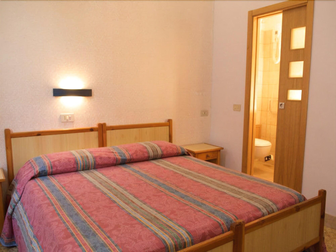 Bedroom 5, Castiglia, Palermo