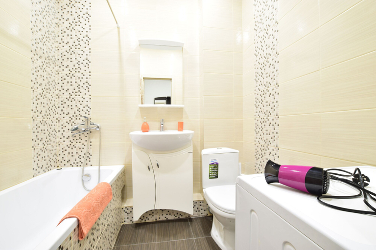 Bathroom 2, Apartment on Prospect Lenina 134, Tula