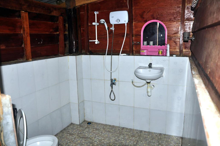Bathroom 5, Happy Elephant Bungalows, Sihanoukville