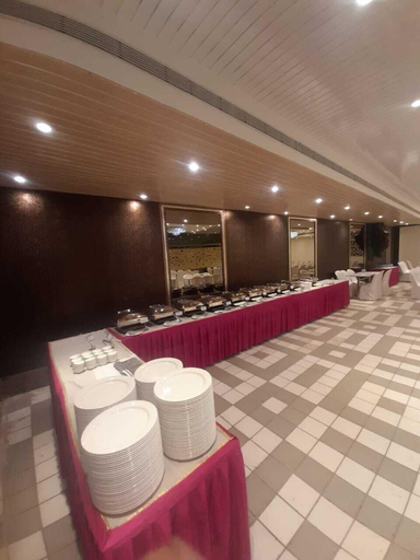 Food & Drinks 4, Hotel Cliffton, Mumbai Suburban