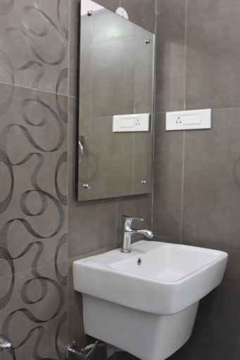 Bathroom 3, Temple Stays, Thanjavur