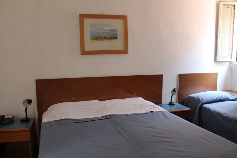 Bedroom 2, Hotel Pomezia, Rome