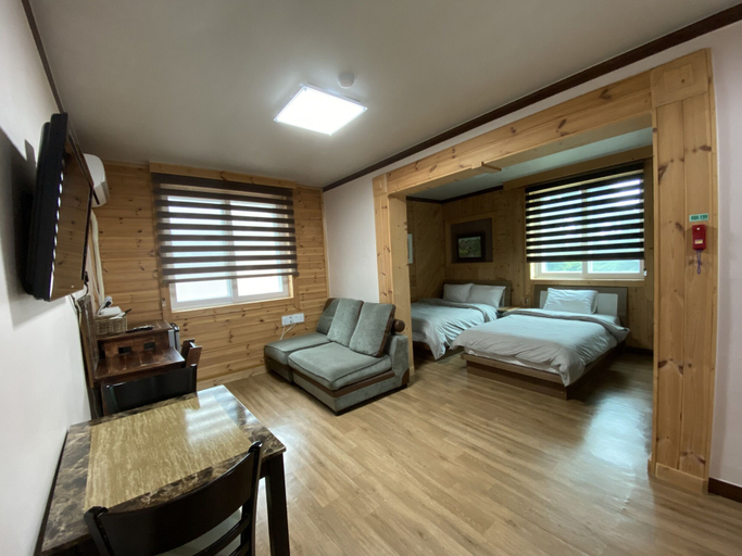 Bedroom 3, Smile Resort, Sokcho