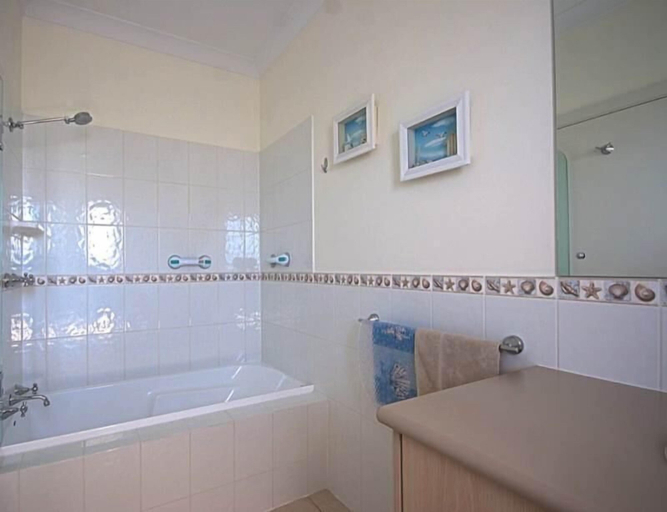 Bathroom 4, Searenity Holiday Accommodation, Kangaroo Island