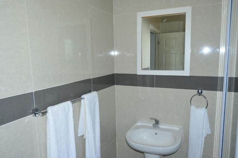 Bathroom 4, Royal Ushaka Hotel Seaview, eThekwini