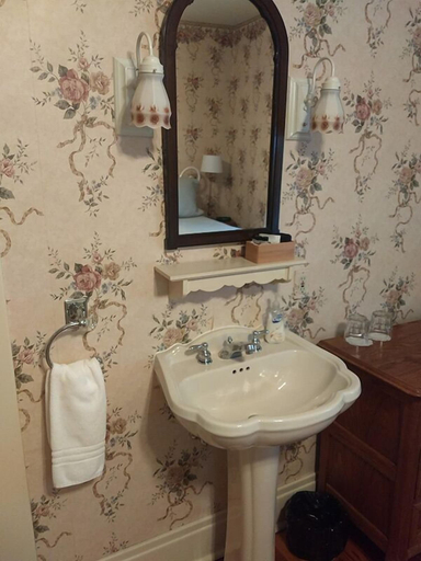 Bathroom 3, Avery On Prospect Hill Guest House, Jo Daviess
