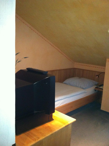 Bedroom 2, Hotel Restaurant Gerold, Paderborn