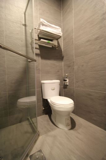 Bathroom 3, Sweet Heart Hostel, Hualien