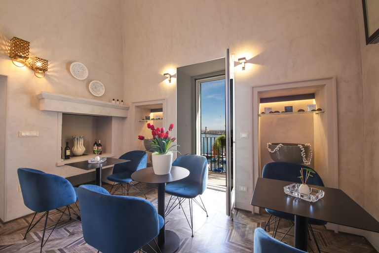 Others 2, Al Console Luxury Suite, Bari