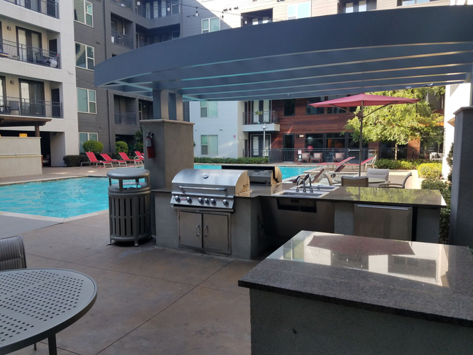 Food & Drinks, Corporate Apartments Downtown DeepEllum, Dallas