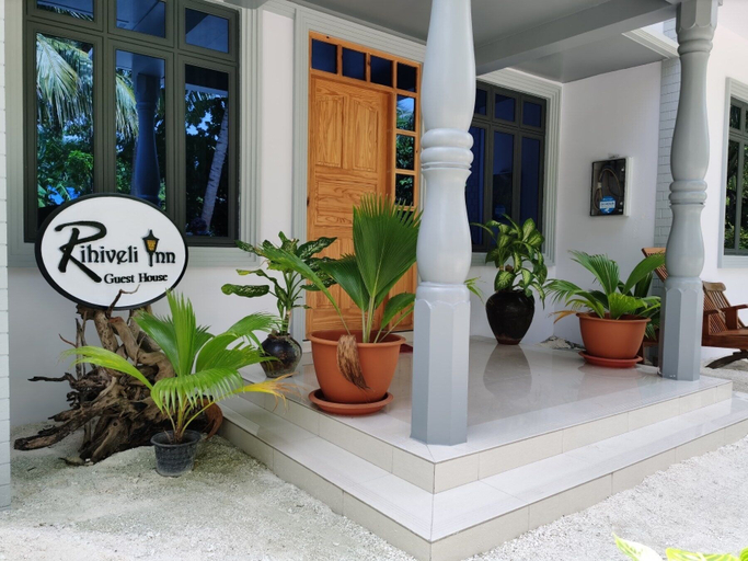 Exterior & Views 2, Rihiveli Inn